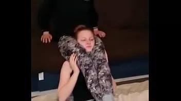 Play Headscissor challenge strong with two girls