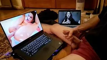 تشغيل فتاة يوتيوب تصف حياتي الحزينة وأنا أشاهد الأفلام الإباحية