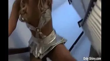 Jouer On s'est glissé dans cette culotte en pvc pour vous