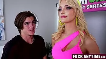 Oynat Çalışan cinsel zevk için menajerinden fembot 2.0 hediye alıyor - fuckanytime