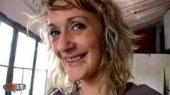 play La flaca MILF europea Evy Sky es follada duramente en un almacén