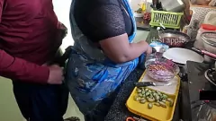 Oynat Indian Maid Swathi Desi Boy'un şişkin bulldick'e karşı koyamıyor