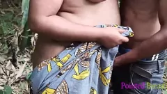 Afspelen Rustic Passion: Big-Assed Precious krijgt handjob en rauw neuken onder de bamboeboom door haar dikke dighed oude vlam