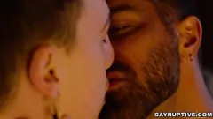 Oynat Adam Ramzi'nin TROYE JACOBS İLE BAĞLANMASI
