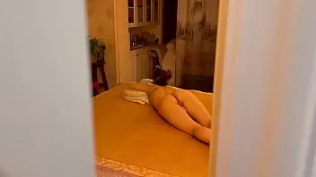 Afspelen Mijn Aziatische stiefzuster bespioneren die masturbeert [mijn Aziatische speeltje]