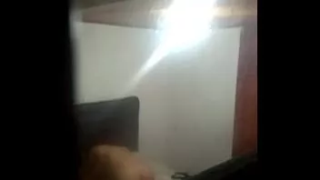Afspelen Mijn zus bespioneren terwijl ze met mijn oom neukt. escondido ik neem mijn zus op terwijl ze seks heeft in het huis van onze ouders