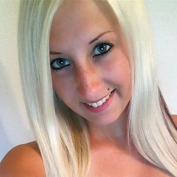 Star du porno Leonie Pur