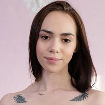 قناة Alice Atwood